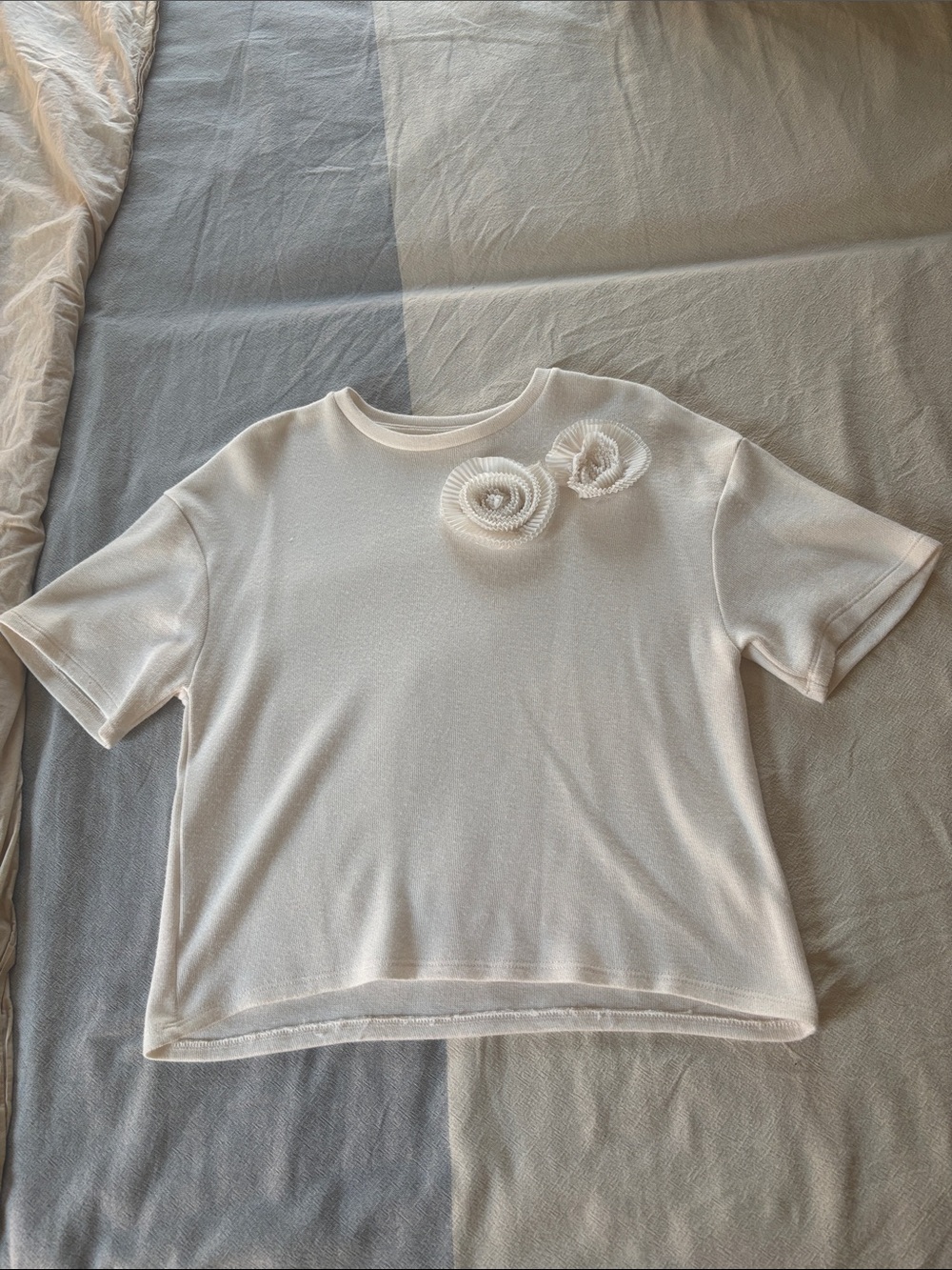 Zara Elegant Women's Cream Short-Sleeve Top with Rosette Detail